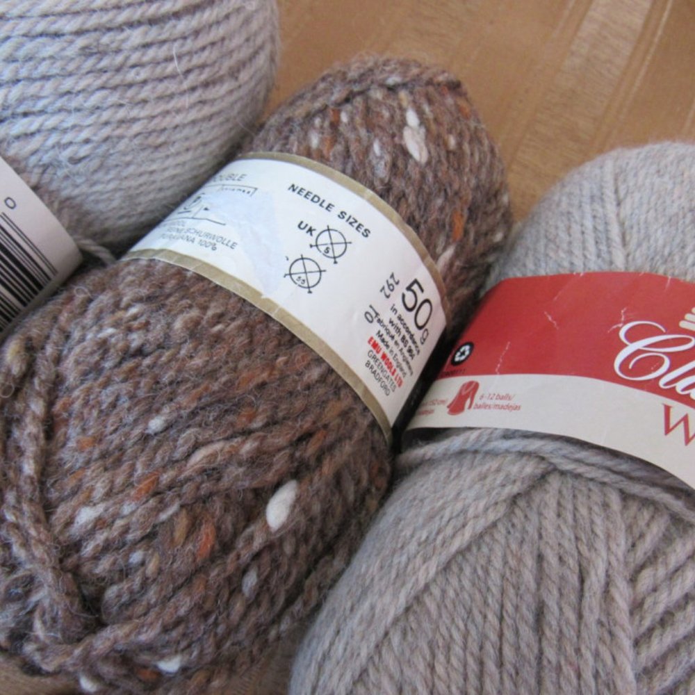 Lot of 3 sks of Wool, not used